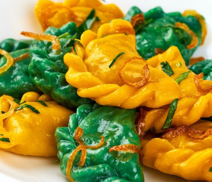 Фото Радужные вареники с курицей